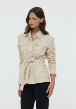 Lee Cooper Vestes Fahara - Veste Légère - Cream 8 Lee Cooper Vestes Fahara - Veste Légère - Cream -Lee Cooper Magasin 2c25de88ec6b41f9baea05c5e80d8914