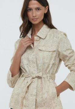 Lee Cooper Vestes Fahara - Veste Légère - Cream 9 Lee Cooper Vestes Fahara - Veste Légère - Cream -Lee Cooper Magasin 56f5c91794024f7489c7c5e49f10cf52