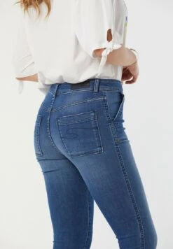 Lee Cooper Jilo - Jeans Skinny - Medium Blue 12 Lee Cooper Jilo - Jeans Skinny - Medium Blue -Lee Cooper Magasin 92fc0699540747cc8d920a7e8b582ad4