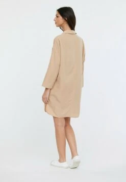 Lee Cooper Lilas M - Robe Chemise - Baby Beige -Lee Cooper Magasin 93de38a9c97540179a62b63227a98a13