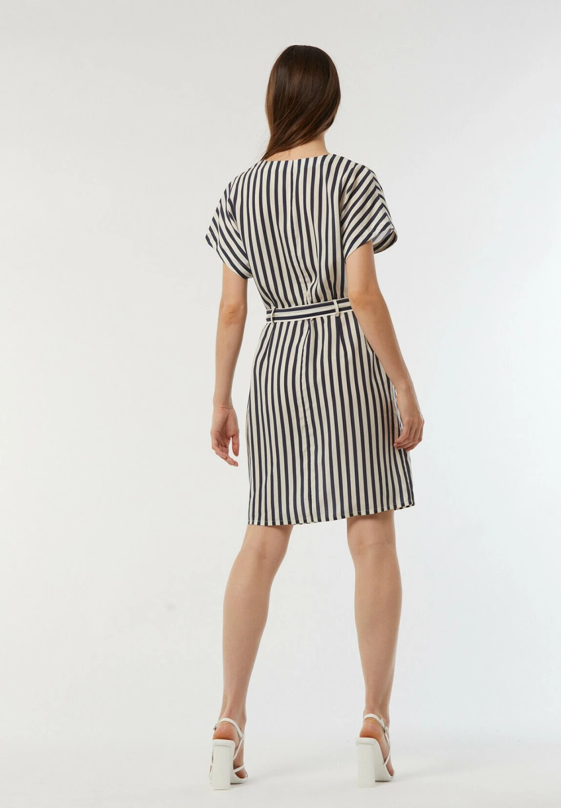 Lee Cooper Luzia - Robe Chemise - Marshmallow 3 Lee Cooper Luzia - Robe Chemise - Marshmallow – Image 3