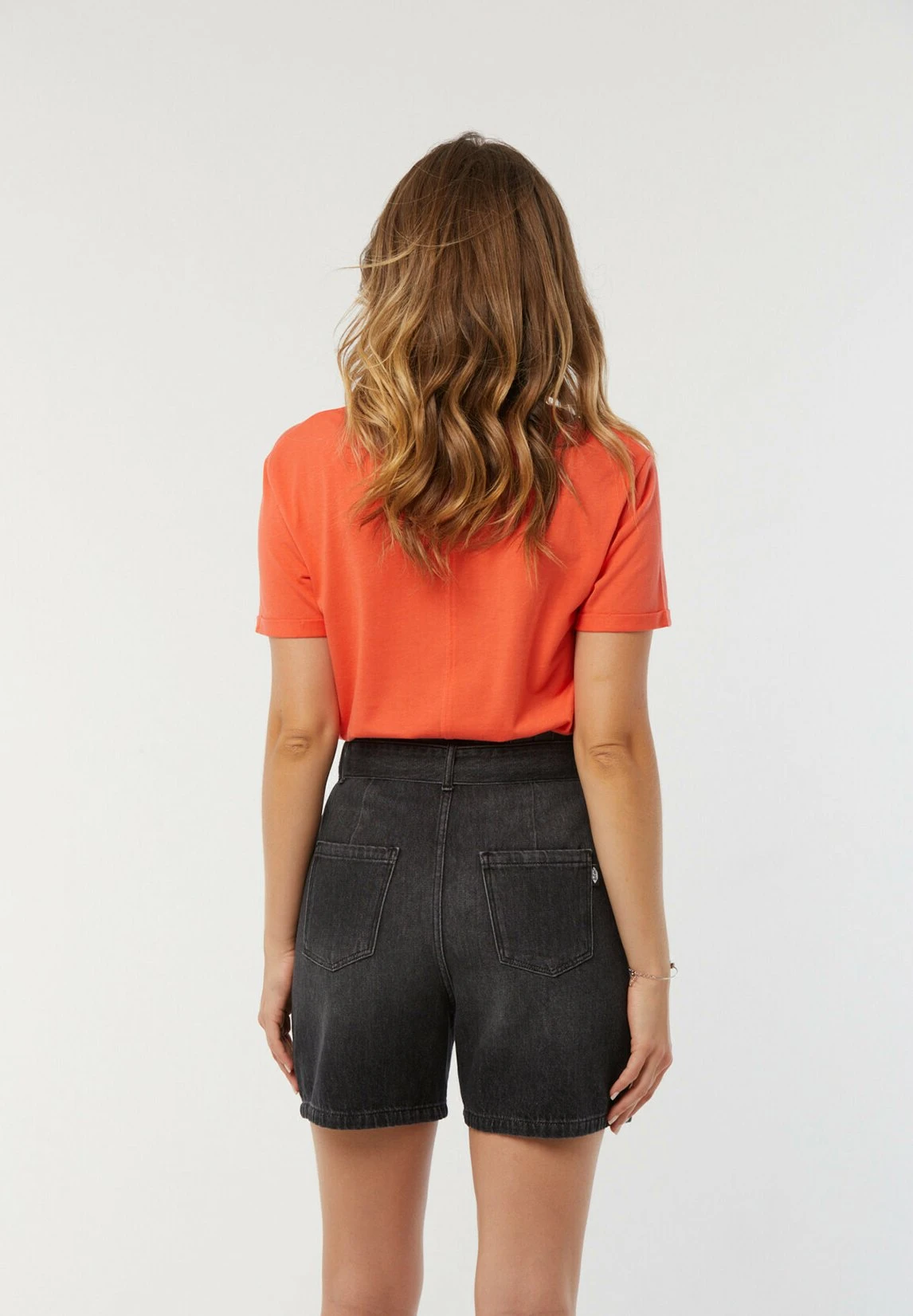 Lee Cooper Aza - T-Shirt Basique - Acide Orange 2 Lee Cooper Aza - T-Shirt Basique - Acide Orange – Image 2