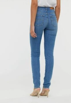 Lee Cooper Lc135F - Jean Slim - Medium Blue Used 6 Lee Cooper Lc135F - Jean Slim - Medium Blue Used -Lee Cooper Magasin f39074a7fc2644279e9f407eb4807267